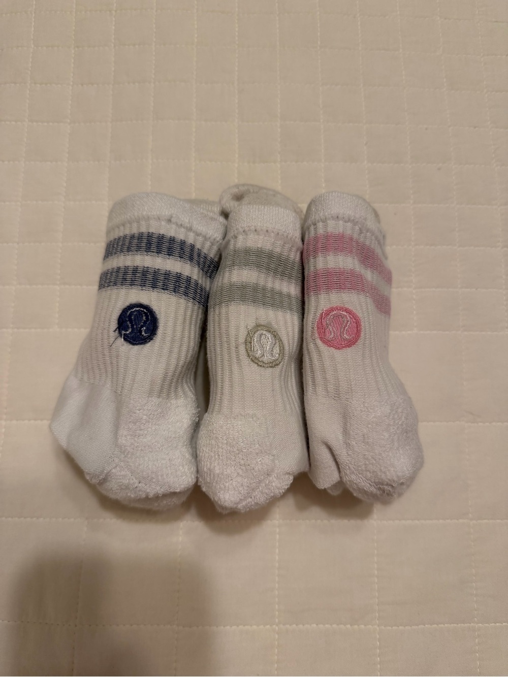 Lululemon Daily Essential Quarter Socks
